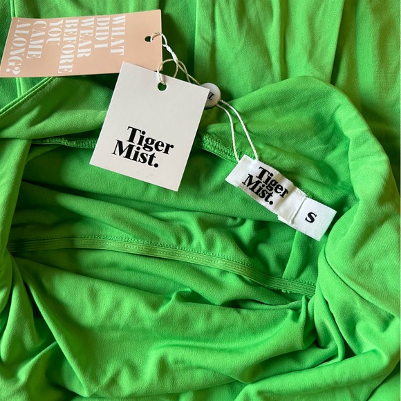 Tiger Mist Joslin Dress Green Open Back Mini Dress NEW with tags - Picture 4 of 10